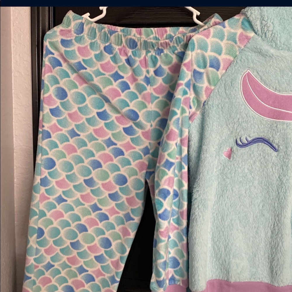 Pj set - Picture 3 of 5